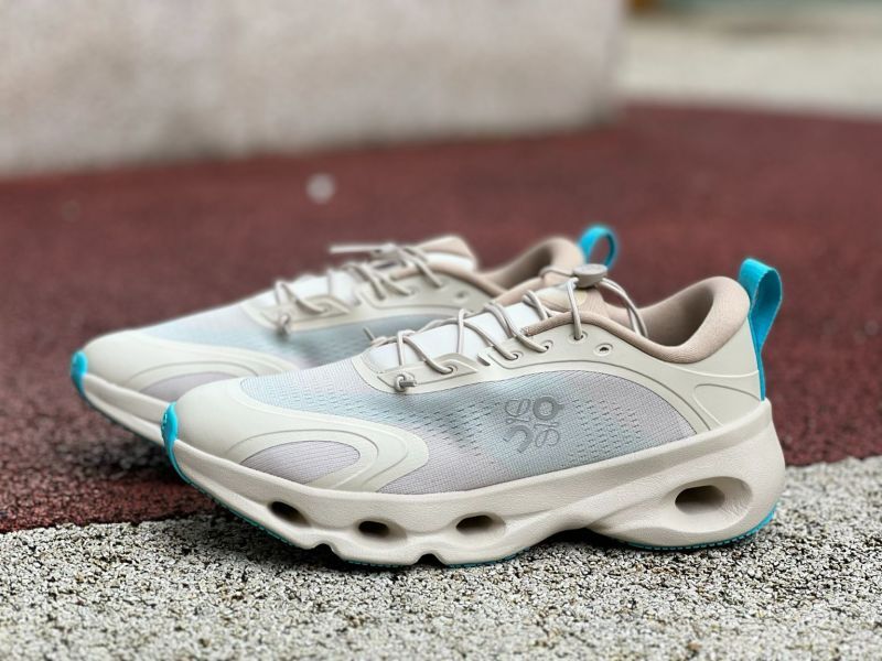 On Cloudtilt Undyed / Aqua