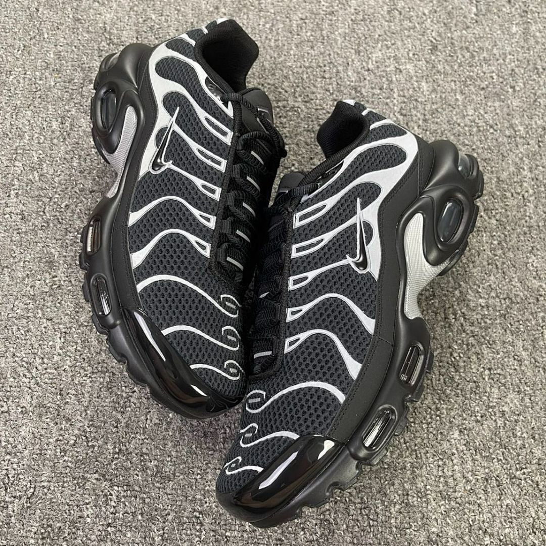 Nike Air Max Plus TN Black Metallic Silver CD0609-001