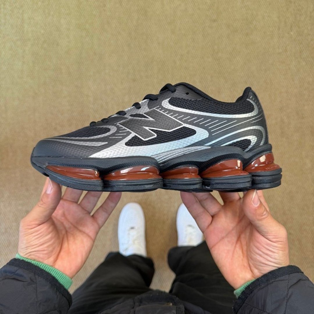 New Balance Black Silver Metallic Pod Sole Runner Sneakers