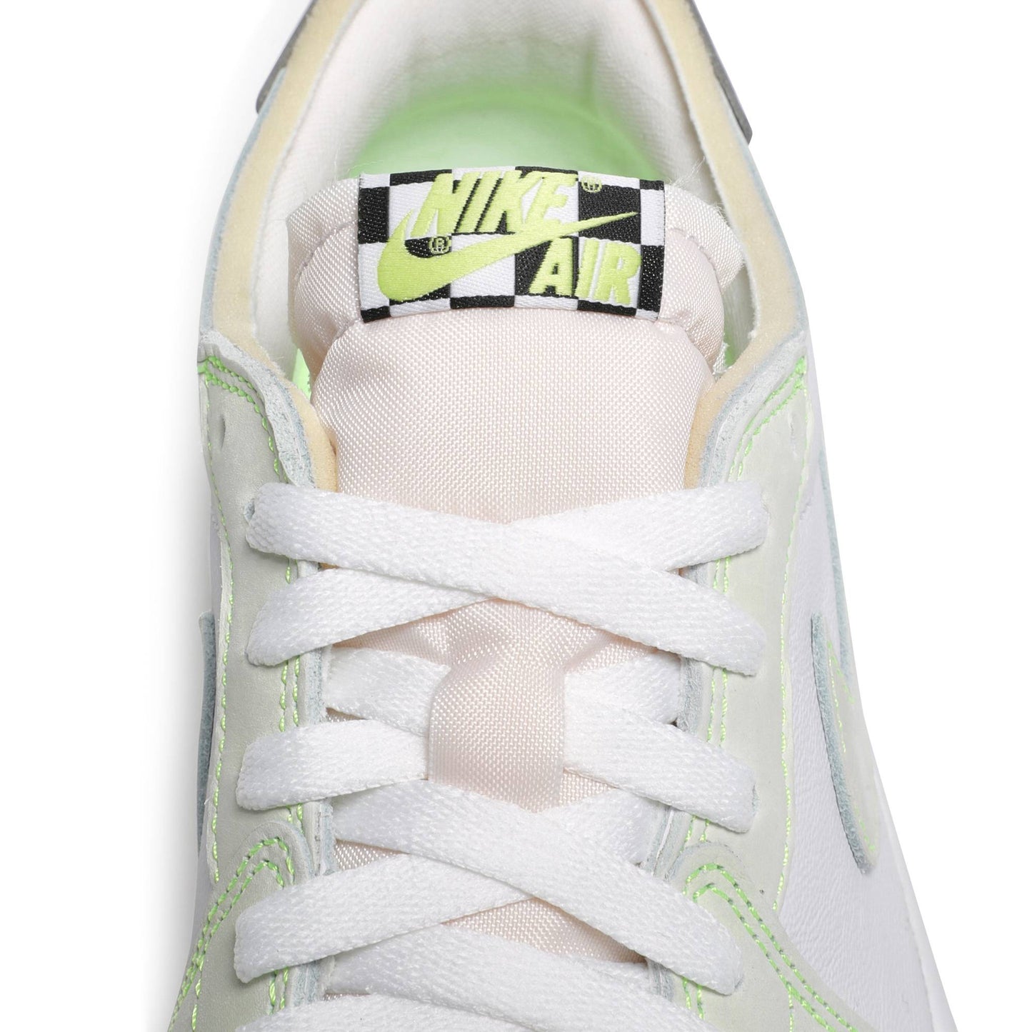 Air Jordan 1 Low OG 'Ghost Green' DM7837-103