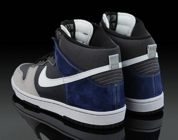 Nike Dunk High Pro SB Un-Futuras 305050-015