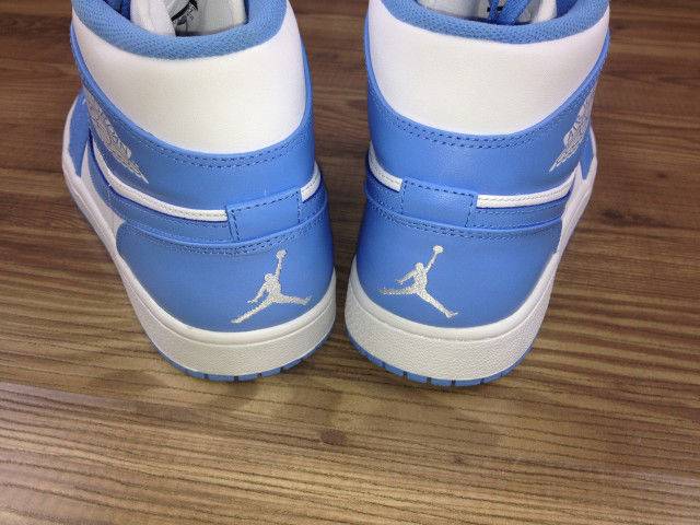 Air Jordan 1 Mid UNC 554724-106