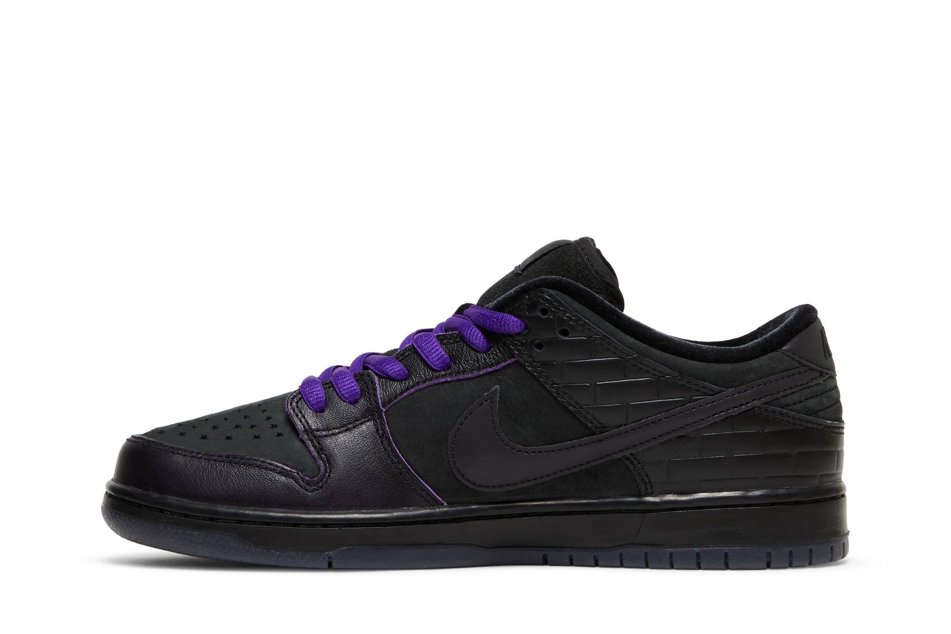 Familia X Nike SB Dunk Low Pro QS First Avenue DJ1159-001
