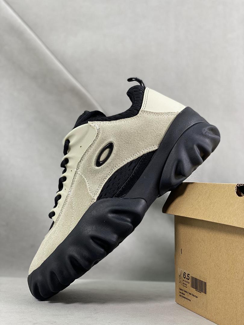 Oakley Factory Team Flesh Sandal Oatmeal Black Sneakers