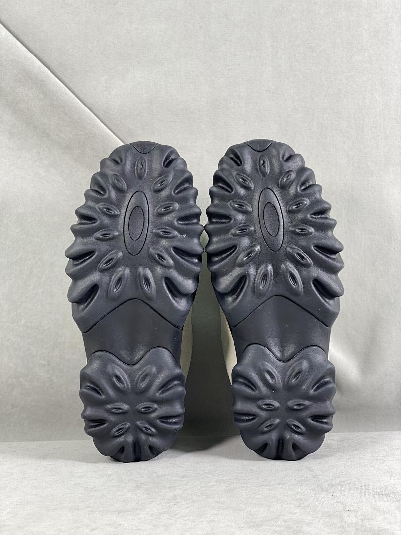 Oakley Factory Team Flesh Sandal Oatmeal Black Sneakers