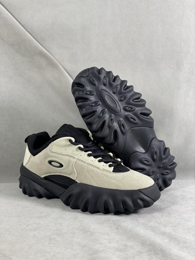 Oakley Factory Team Flesh Sandal Oatmeal Black Sneakers