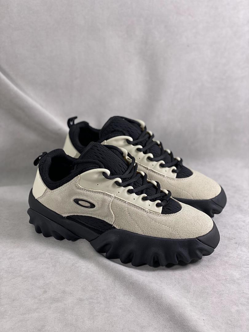 Oakley Factory Team Flesh Sandal Oatmeal Black Sneakers