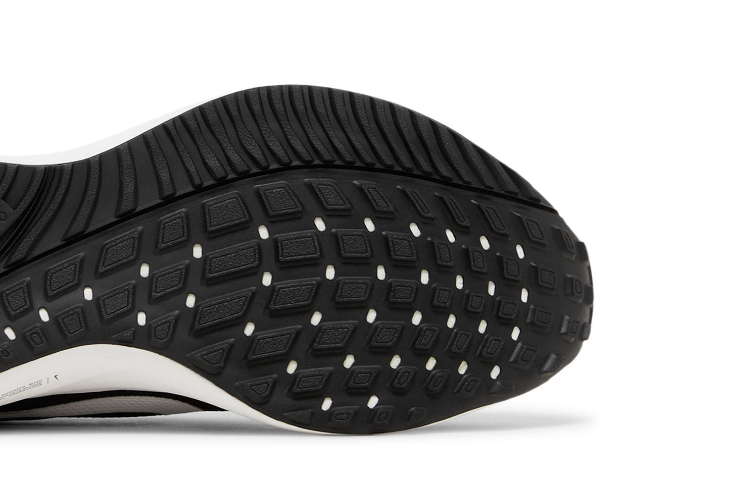 Nike Air Zoom Vomero 16 Black White DA7245-001