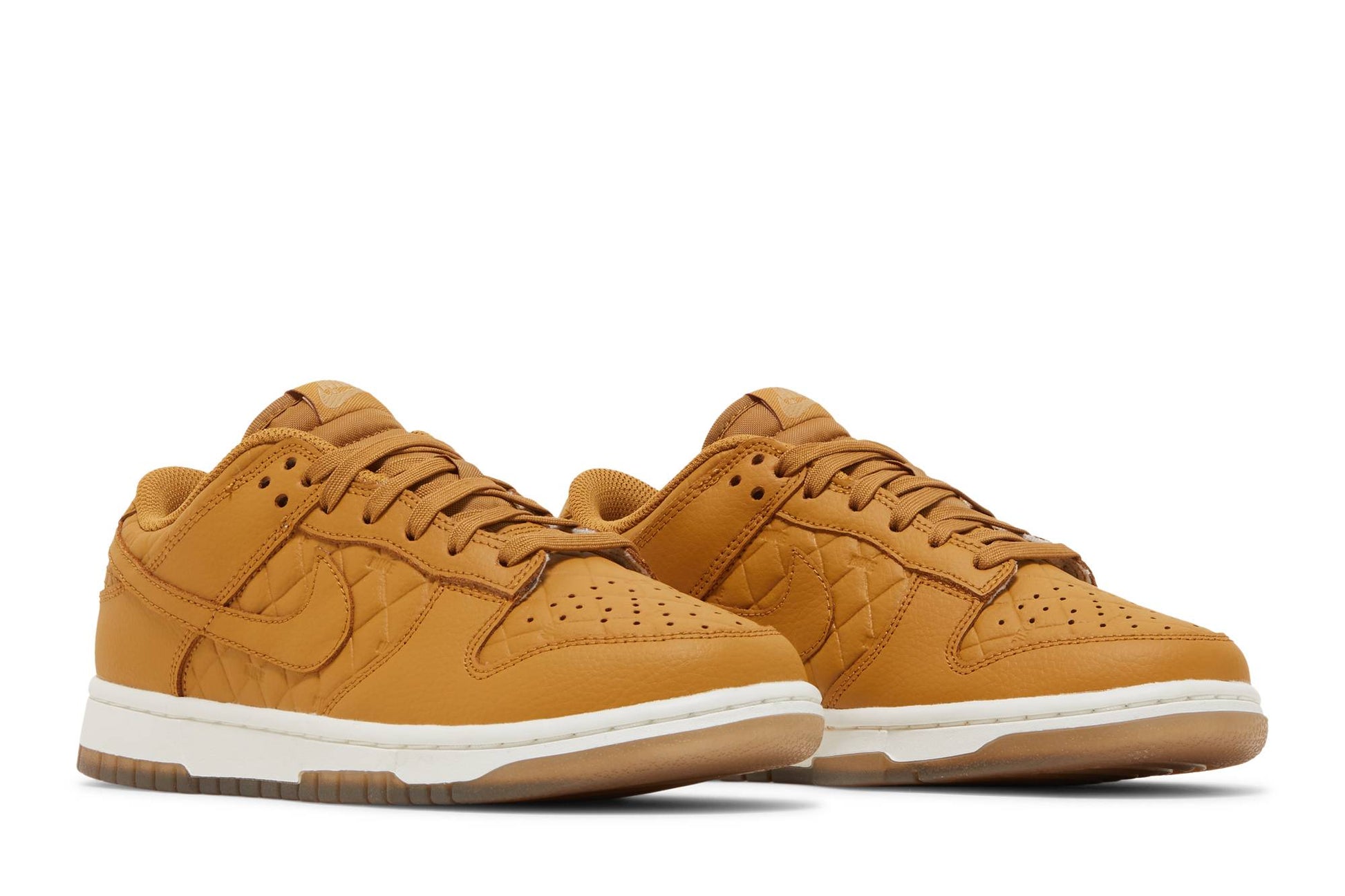 ( Women ) Nike Dunk Low 'Quilted Wheat' ( Wmns ) DX3374-700