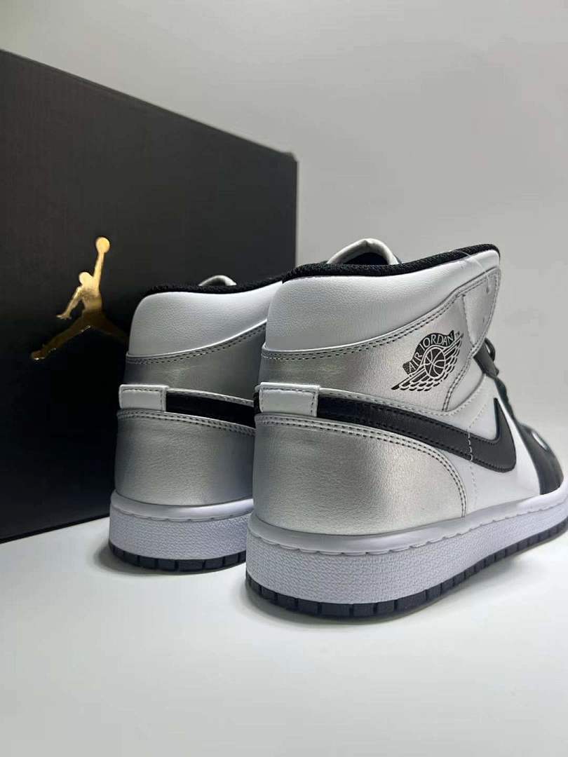 Air Jordan 1 Mid Black White Aluminum DQ8426-001 Men's Women's Sneakers Shoes