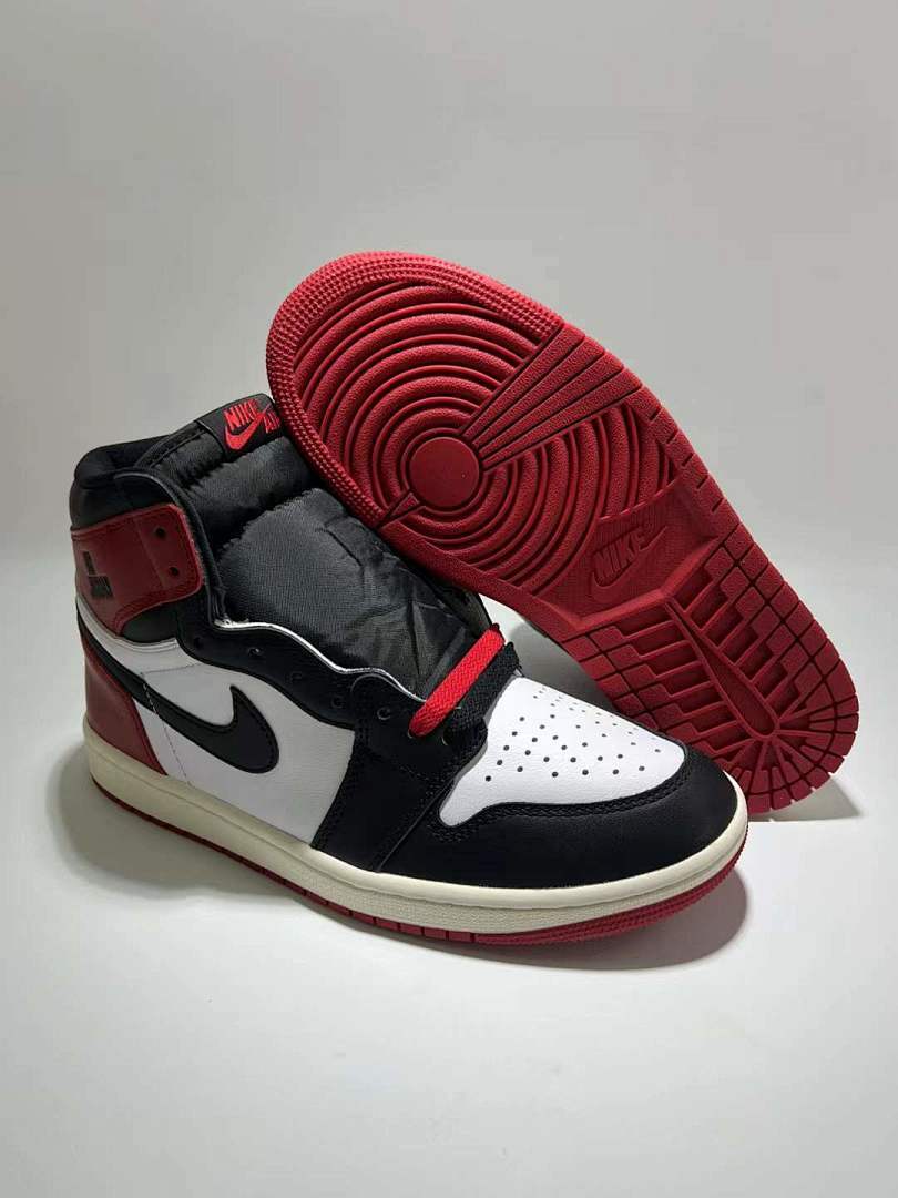 Air Jordan 1 High OG Black Toe Vintage Aged Midsole Retro Sneakers
