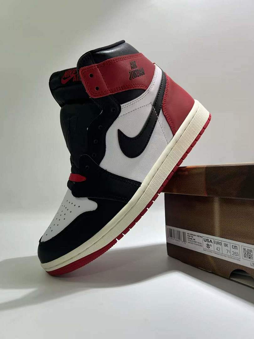 Air Jordan 1 High OG Black Toe Vintage Aged Midsole Retro Sneakers