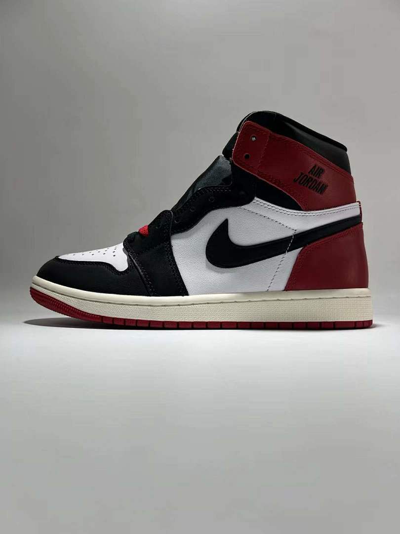 Air Jordan 1 High OG Black Toe Vintage Aged Midsole Retro Sneakers