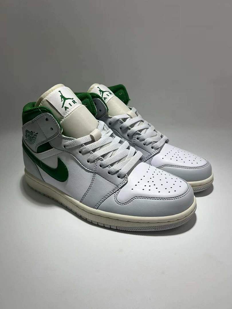 Nike Air Jordan 1 Retro High OG White Light Grey Green Sail Vintage Sneakers