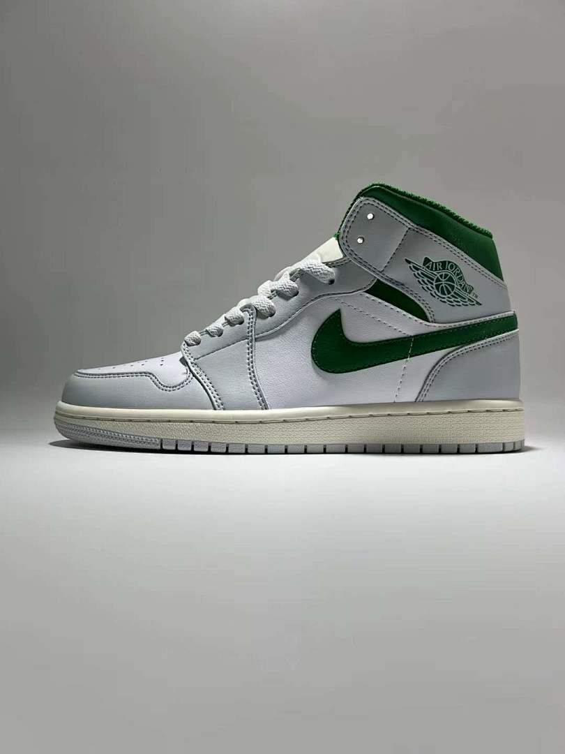 Nike Air Jordan 1 Retro High OG White Light Grey Green Sail Vintage Sneakers