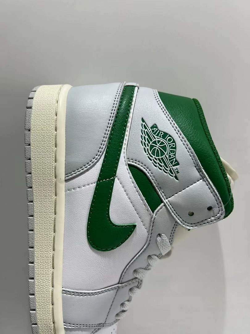 Nike Air Jordan 1 Retro High OG White Light Grey Green Sail Vintage Sneakers