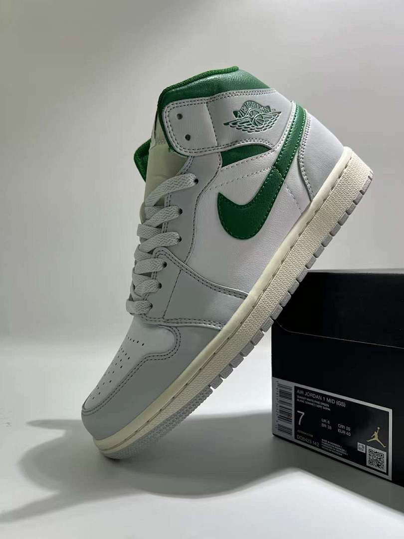 Nike Air Jordan 1 Retro High OG White Light Grey Green Sail Vintage Sneakers