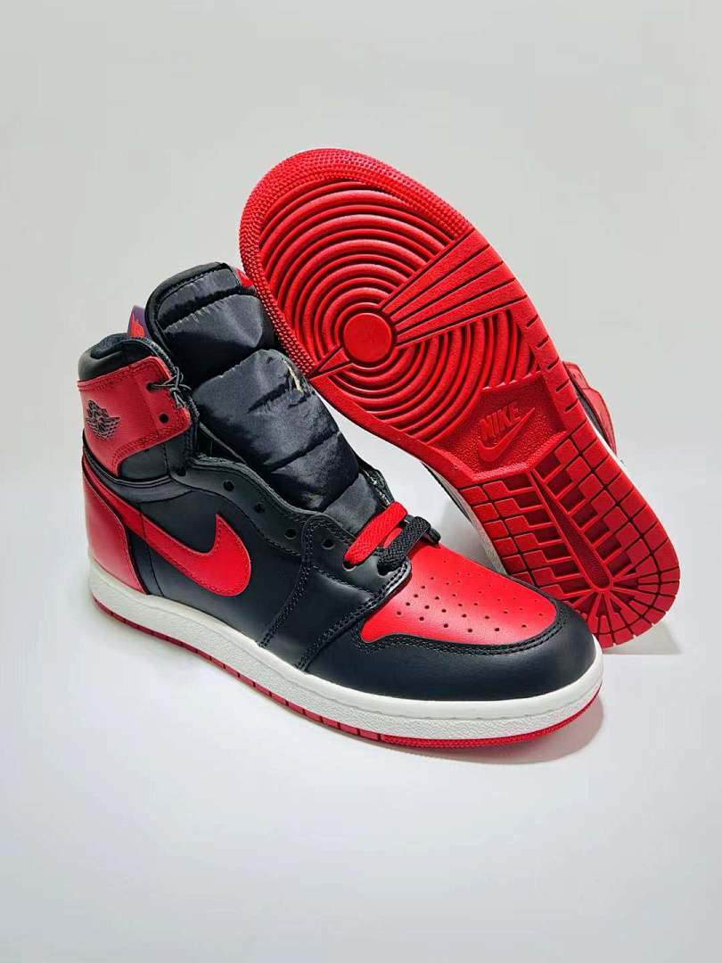 Nike Air Jordan 1 Retro High OG 'Bred Banned' Black Red White Men's Sneakers 555088-061