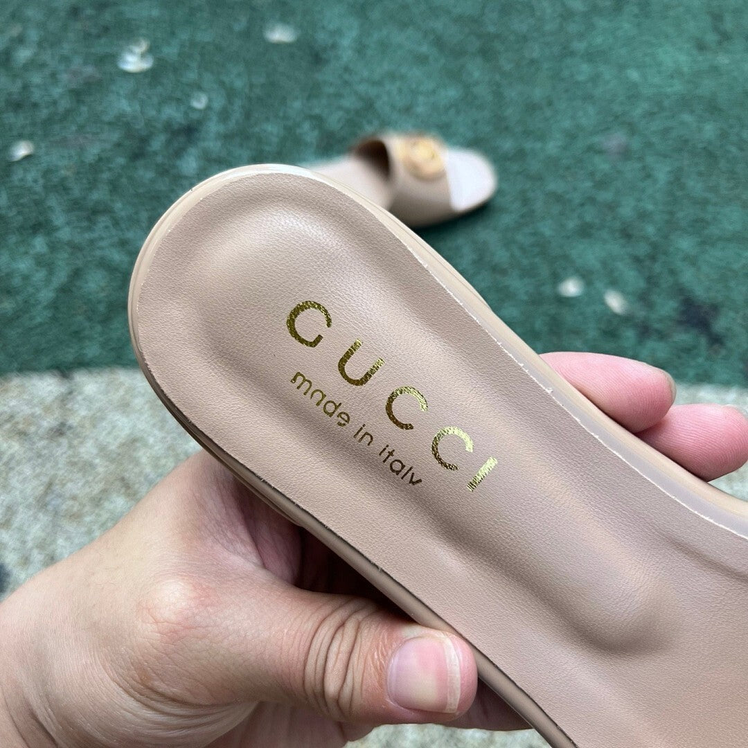 Gucci Women's Interlocking G Patent Leather Slide Sandal 646274 HGR00 9506