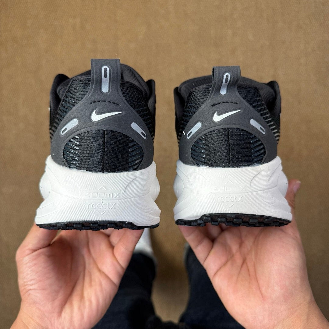 Nike Invincible Run Flyknit 3 Black White
