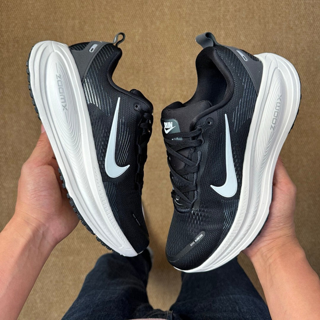 Nike Invincible Run Flyknit 3 Black White