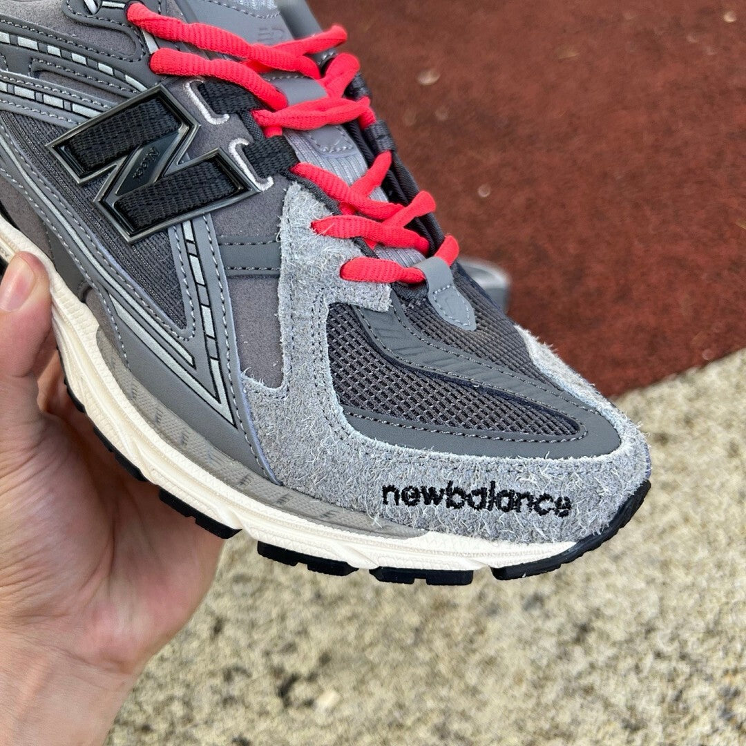New Balance 1906U