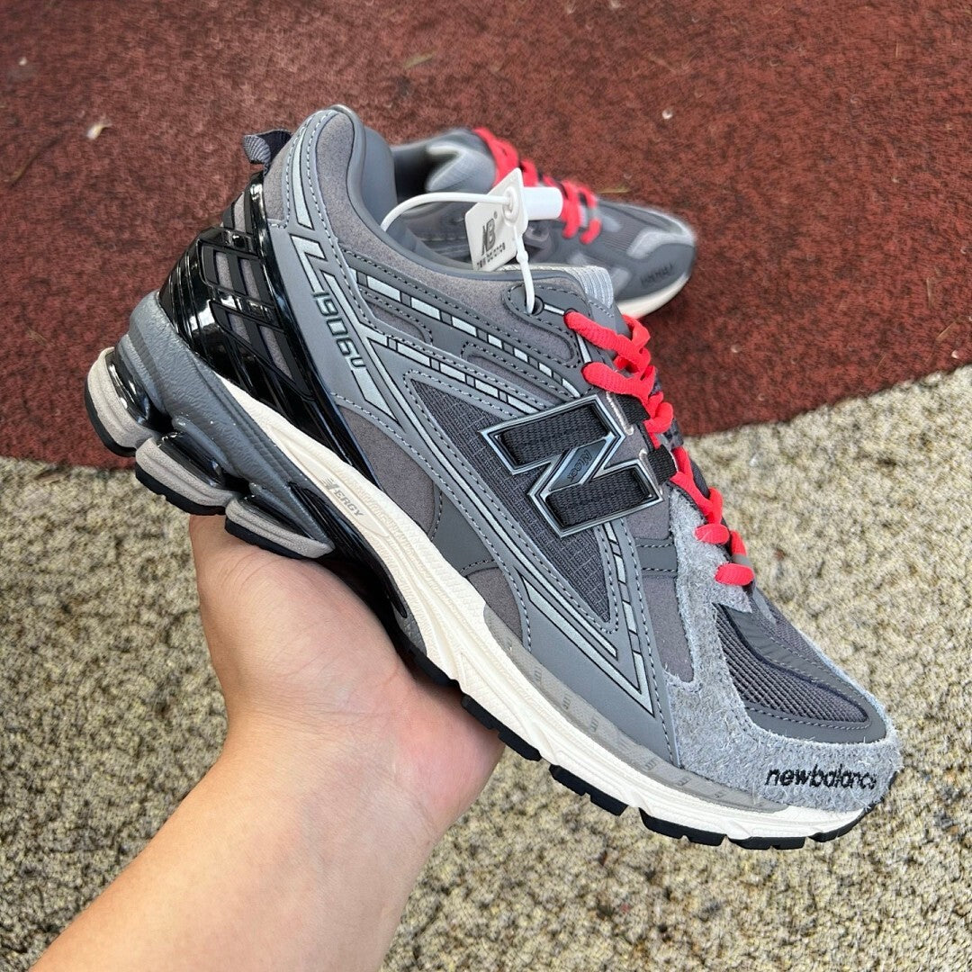 New Balance 1906U