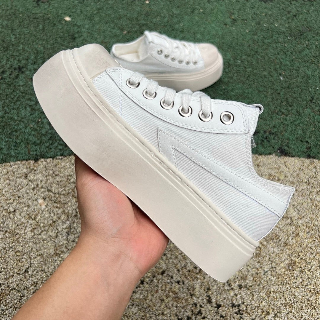 Fila Women's Stackhouse Crossover Platform Low-Top Canvas Sneakers