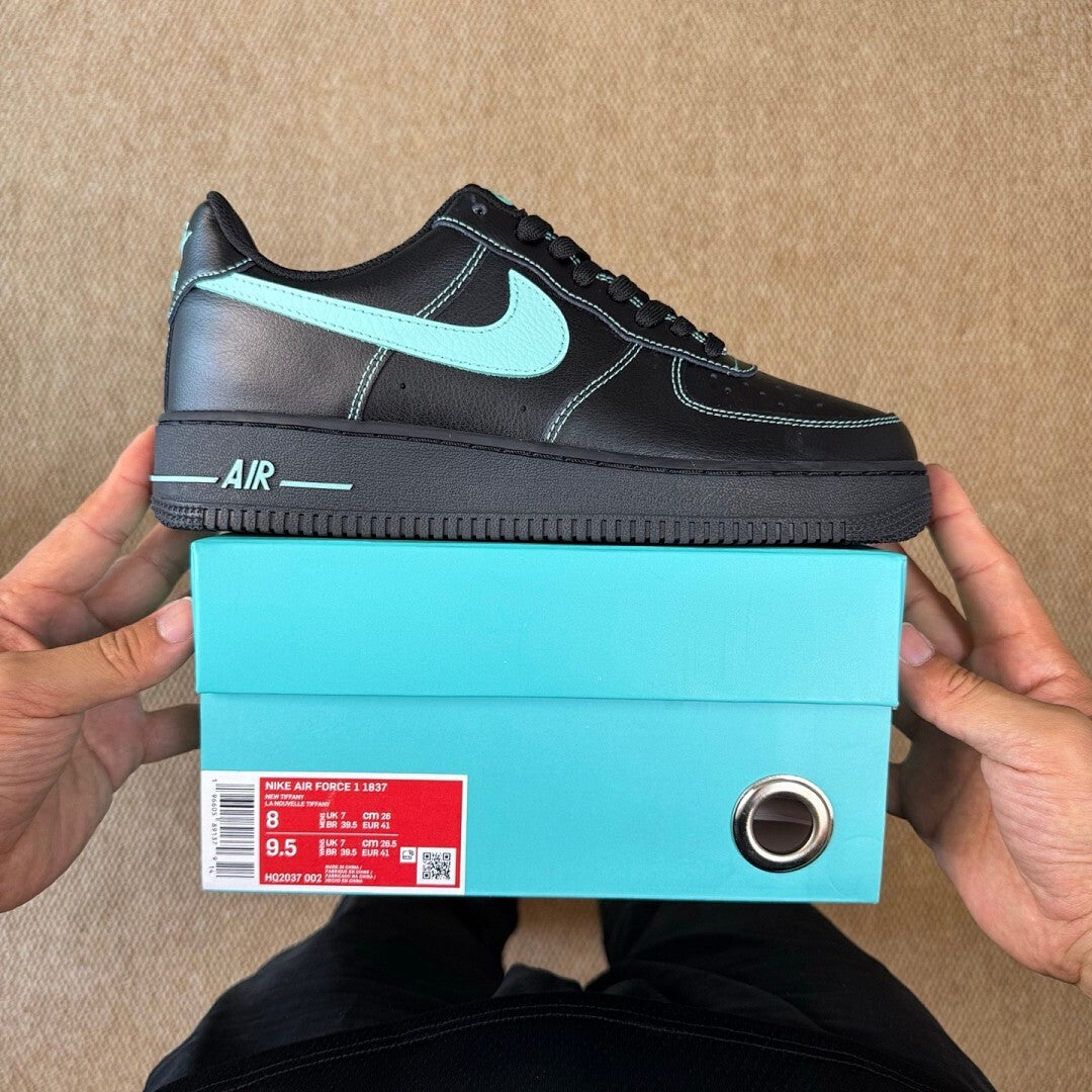 Nike Air Force 1 '07 LV8 "Black Aurora Green" CT2300-001
