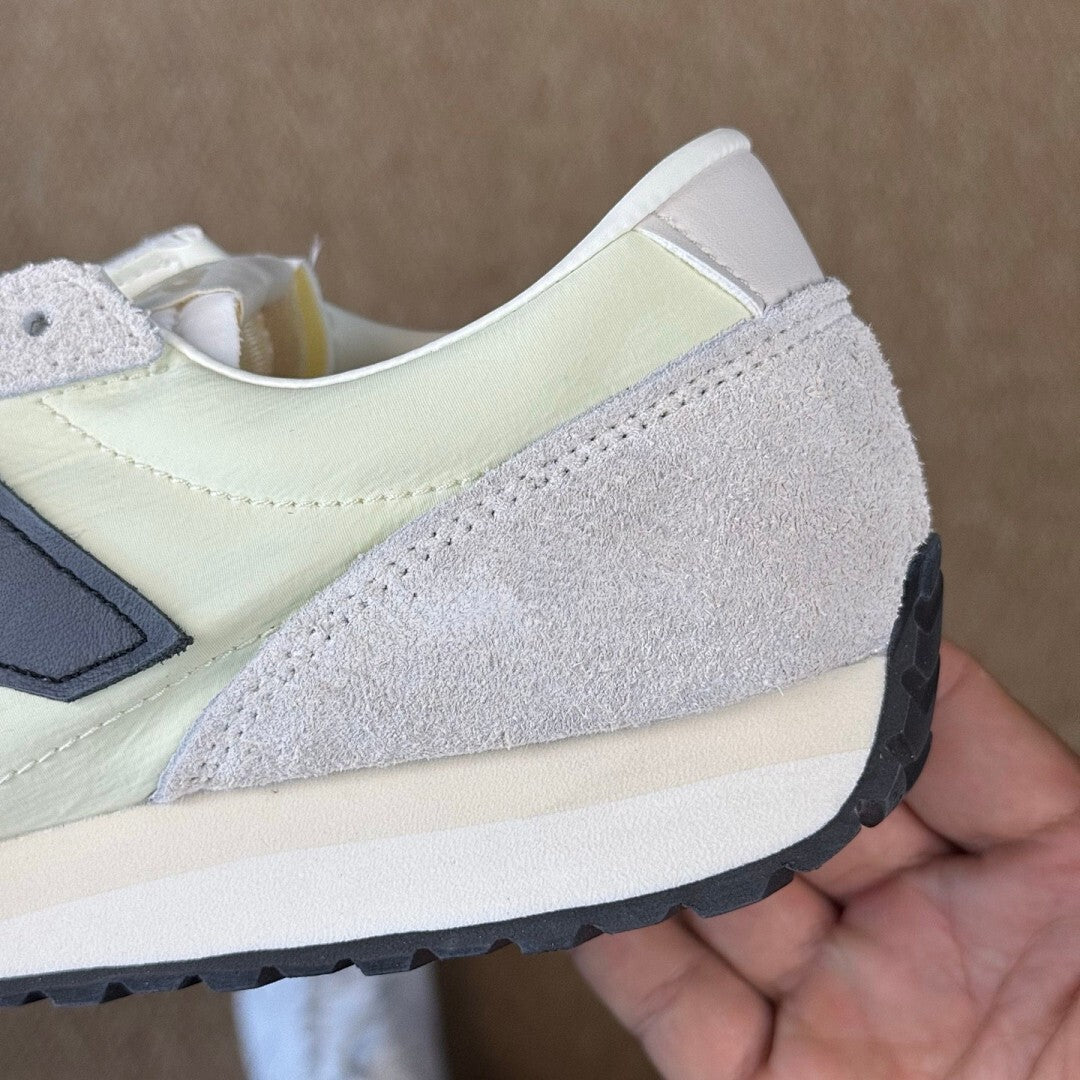 New Balance 320 Moonbeam with Phantom U320MP