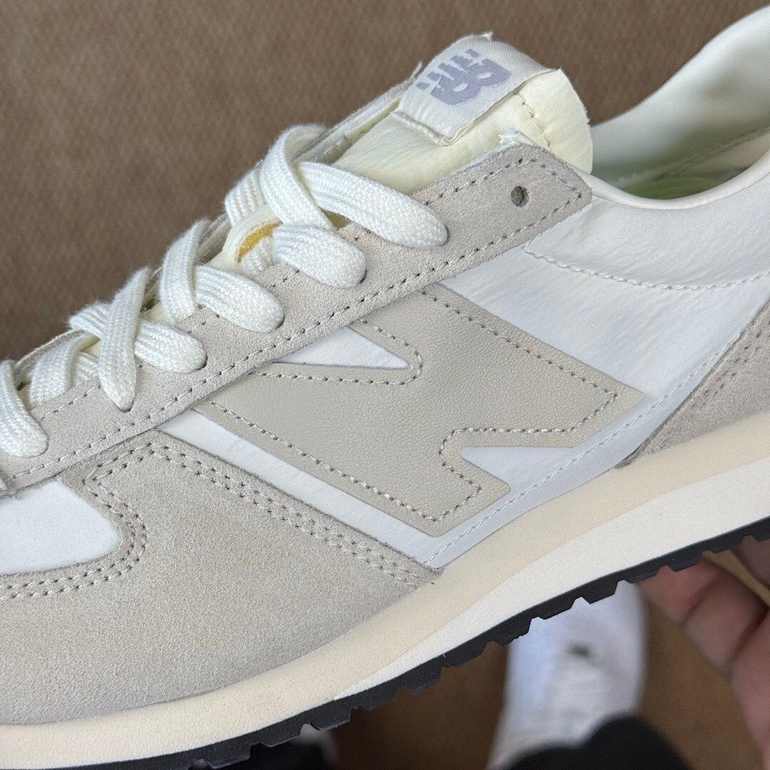 New Balance U320 Off White Sand