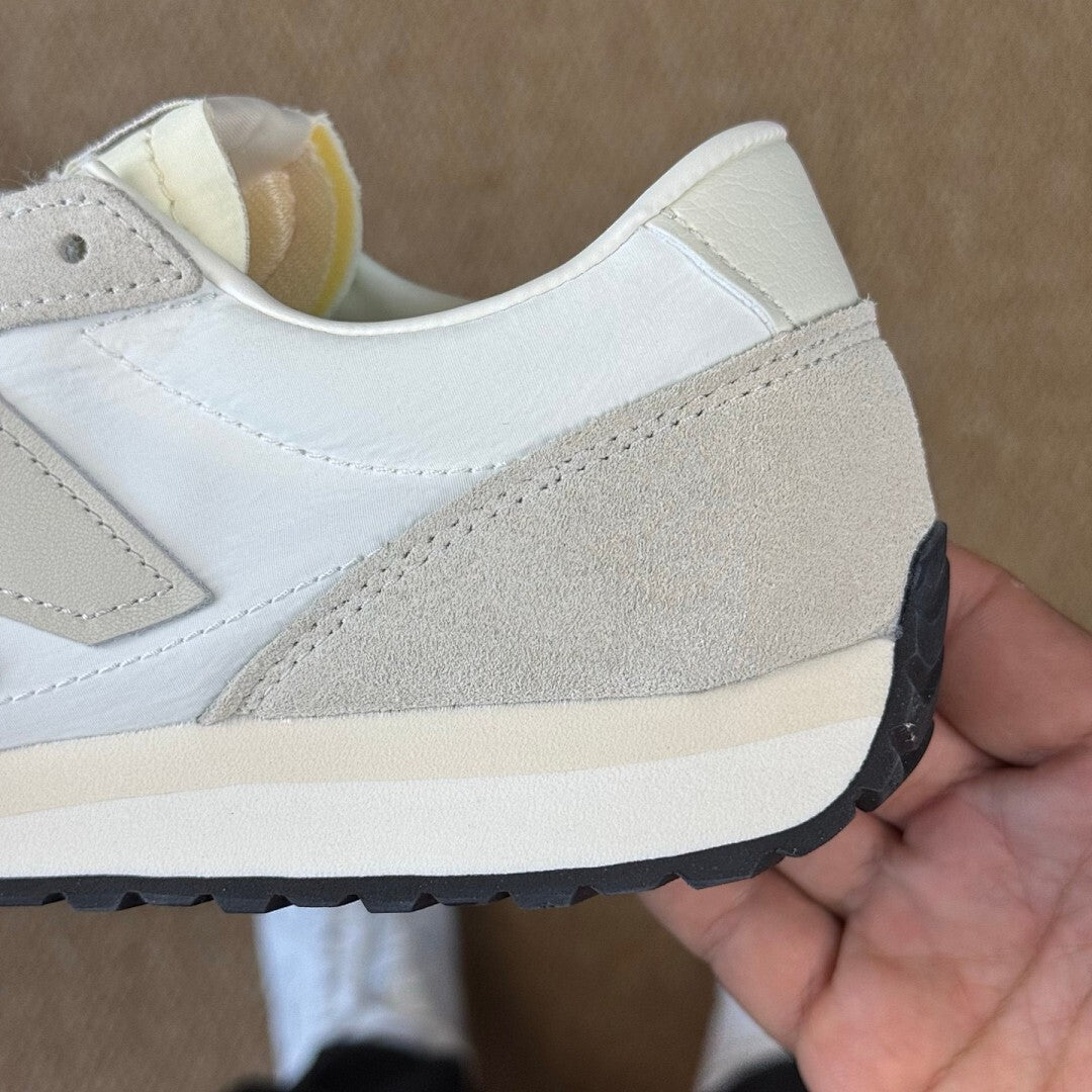 New Balance U320 Off White Sand