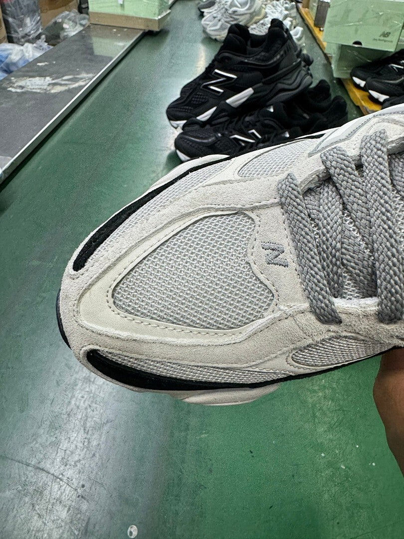 New Balance 9060 White Black U9060WB1
