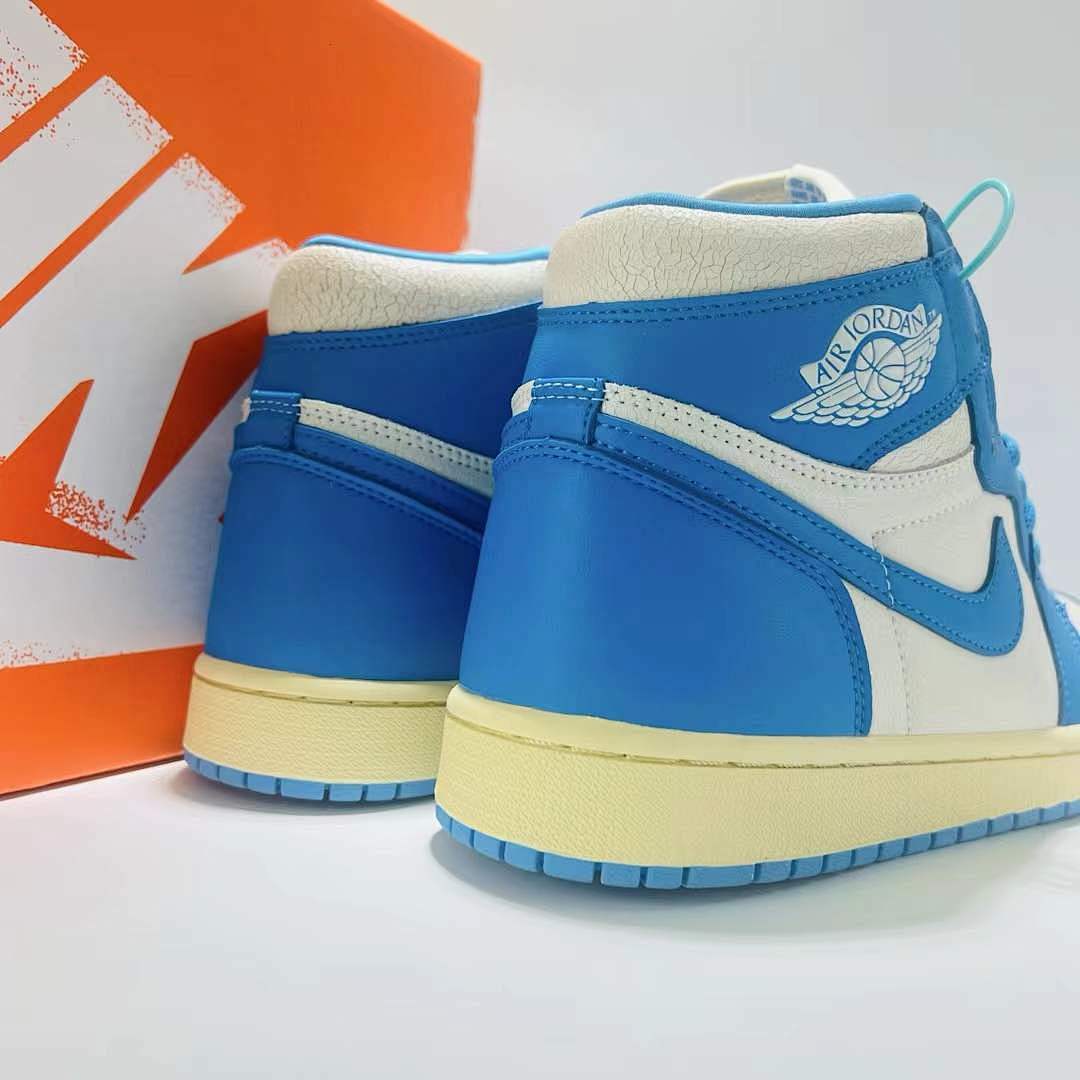 Air Jordan 1 Retro High OG University Blue UNC White Vintage Aged Sail Midsole Sneakers 555088-134
