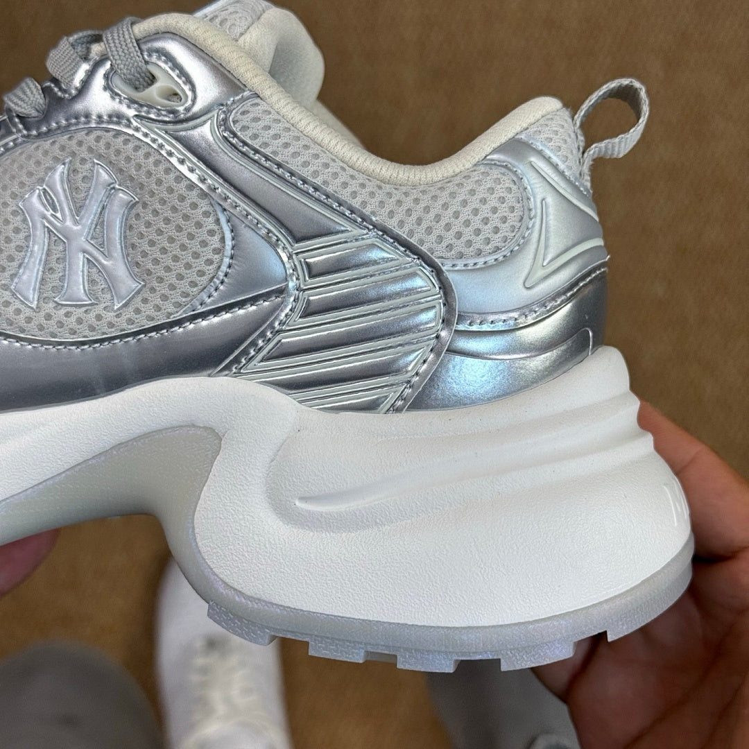 MLB Chunky Liner New York Yankees Silver Metallic 3ASXCR01N-50SLL
