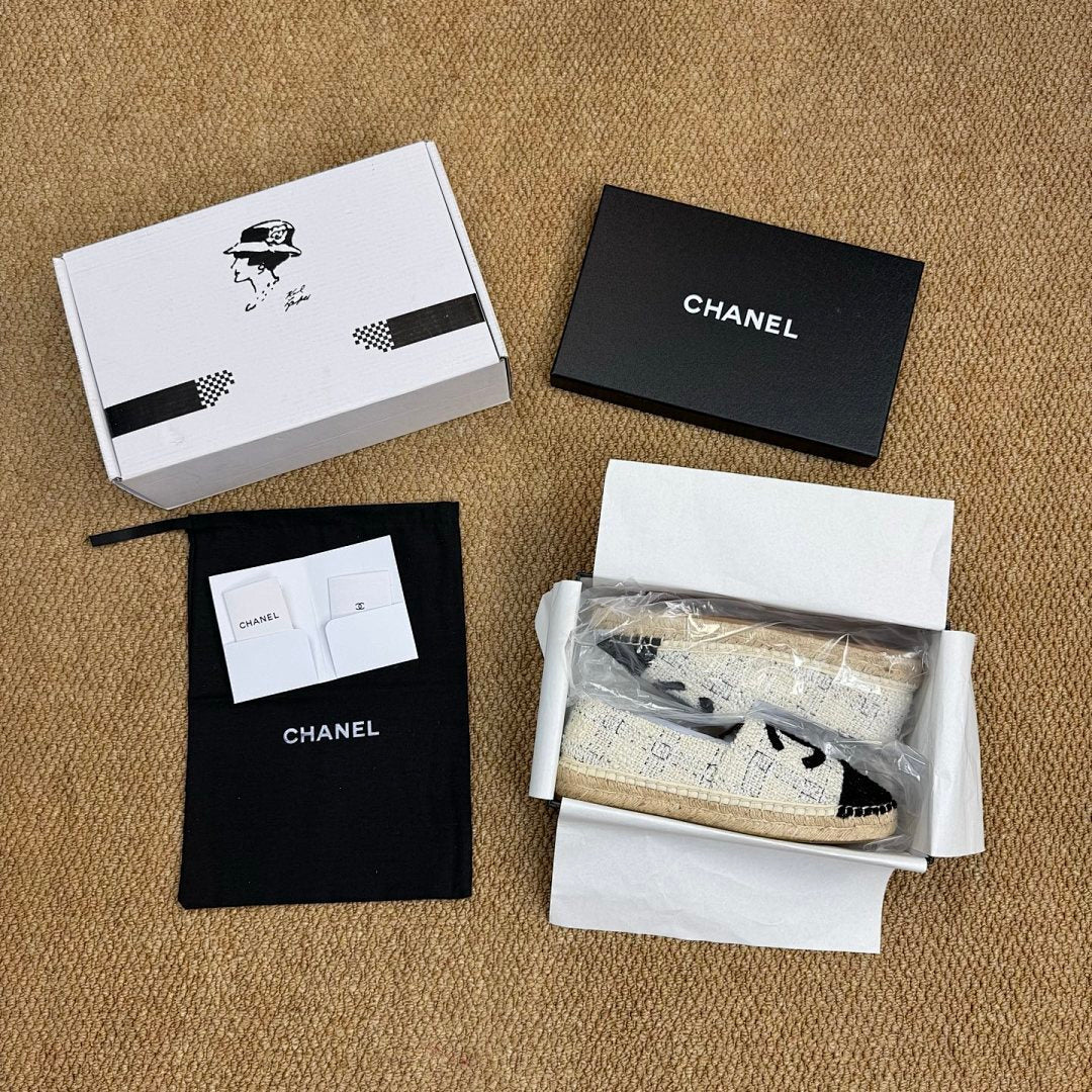 Chanel Espadrilles Ecru & Black Tweed CC Logo