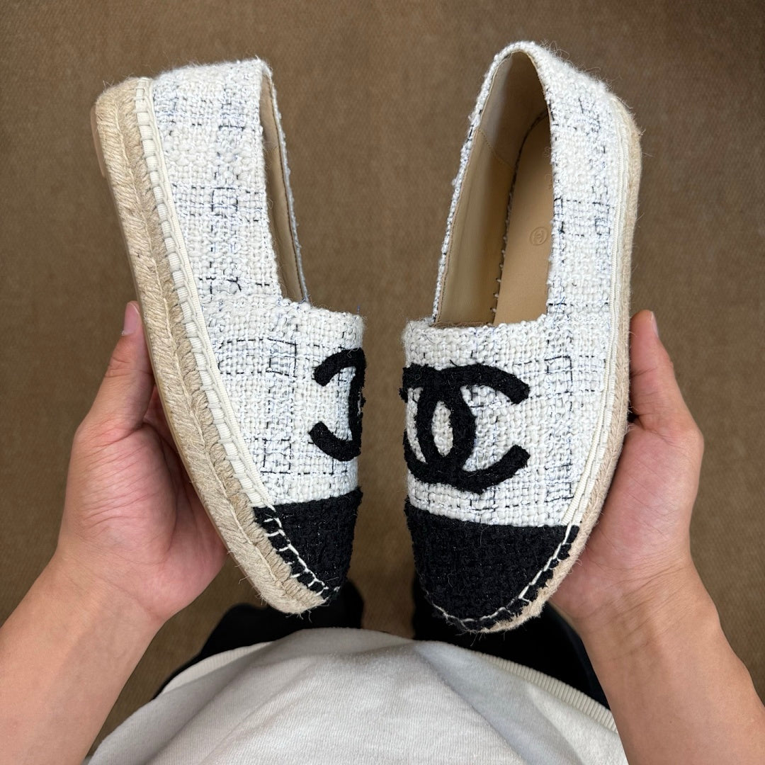 Chanel Espadrilles Ecru & Black Tweed CC Logo