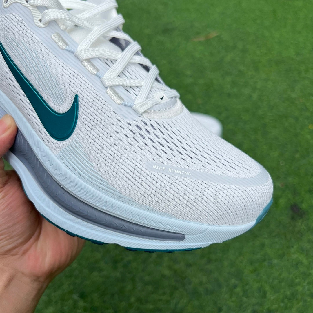 Nike ZoomX Invincible Run Flyknit 3