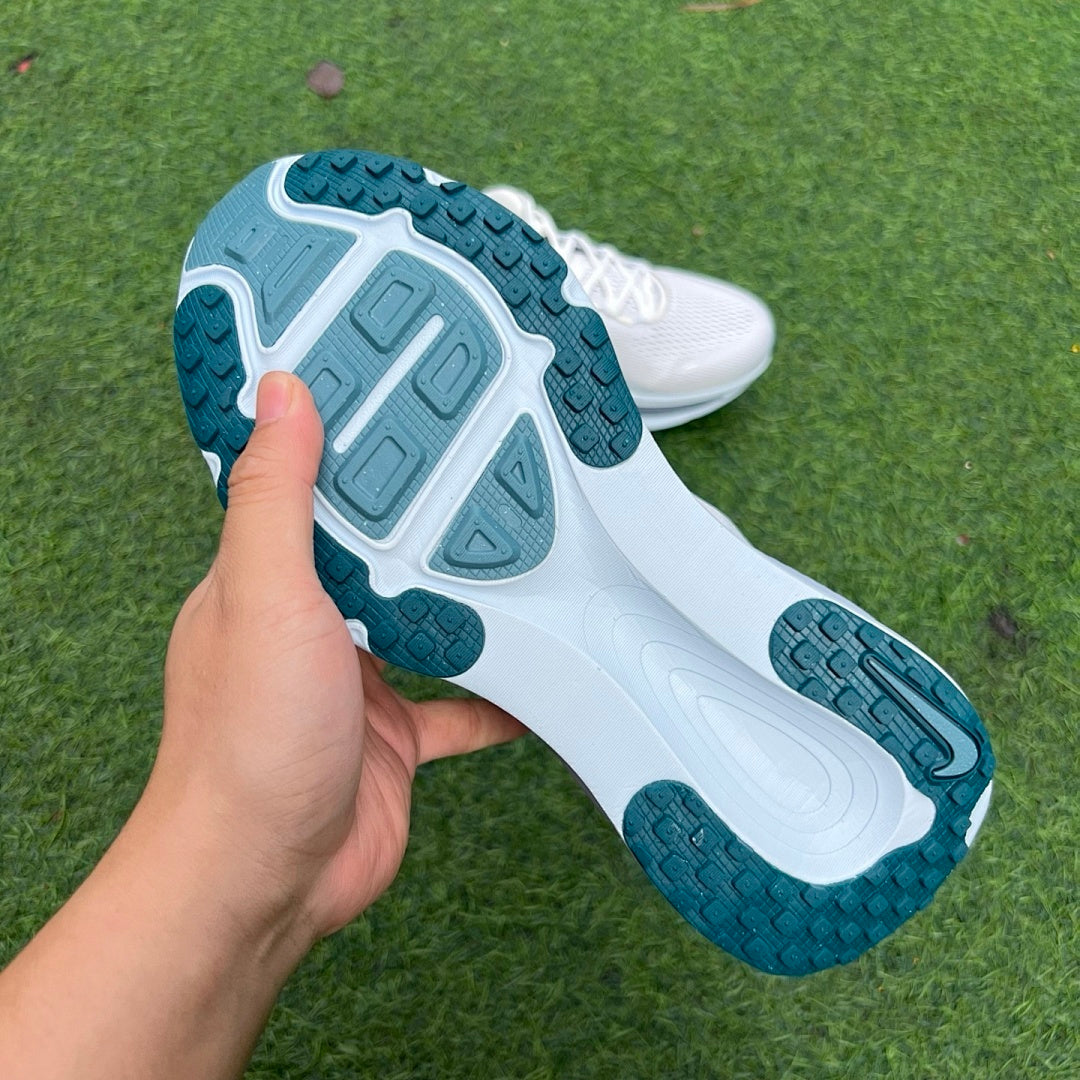 Nike ZoomX Invincible Run Flyknit 3