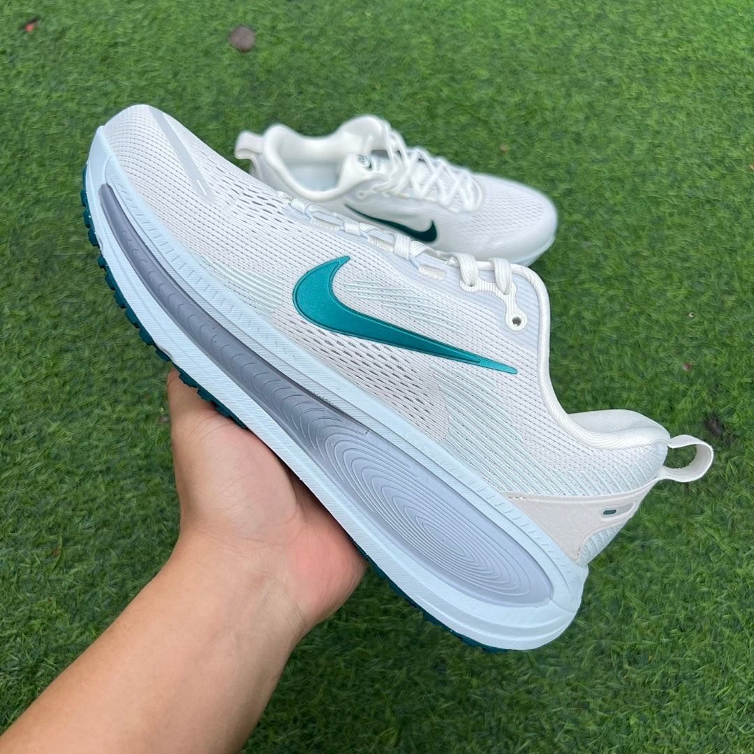 Nike ZoomX Invincible Run Flyknit 3