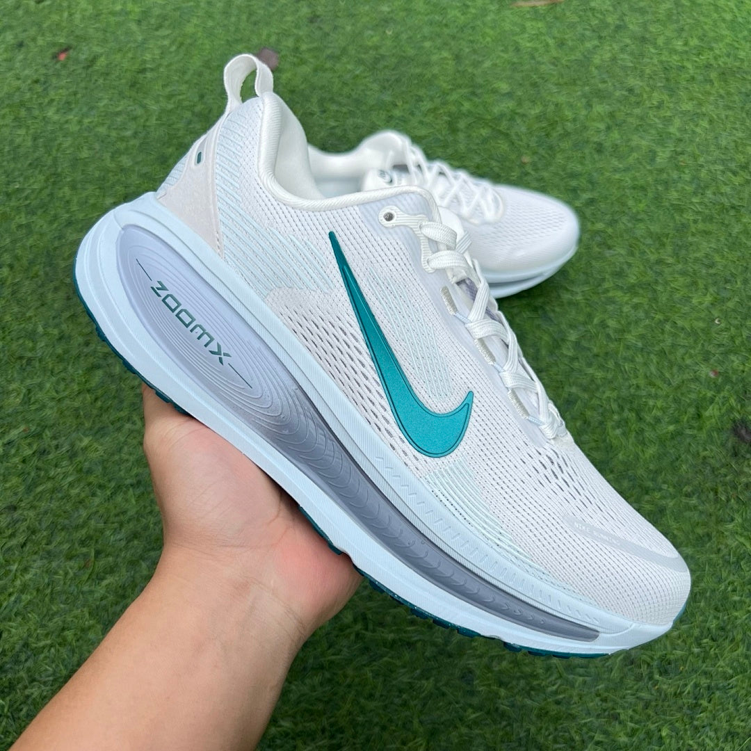 Nike ZoomX Invincible Run Flyknit 3