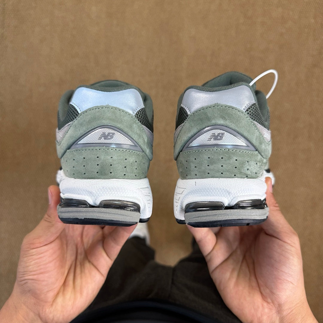 New Balance 2002R Dark Sage M2002RGF
