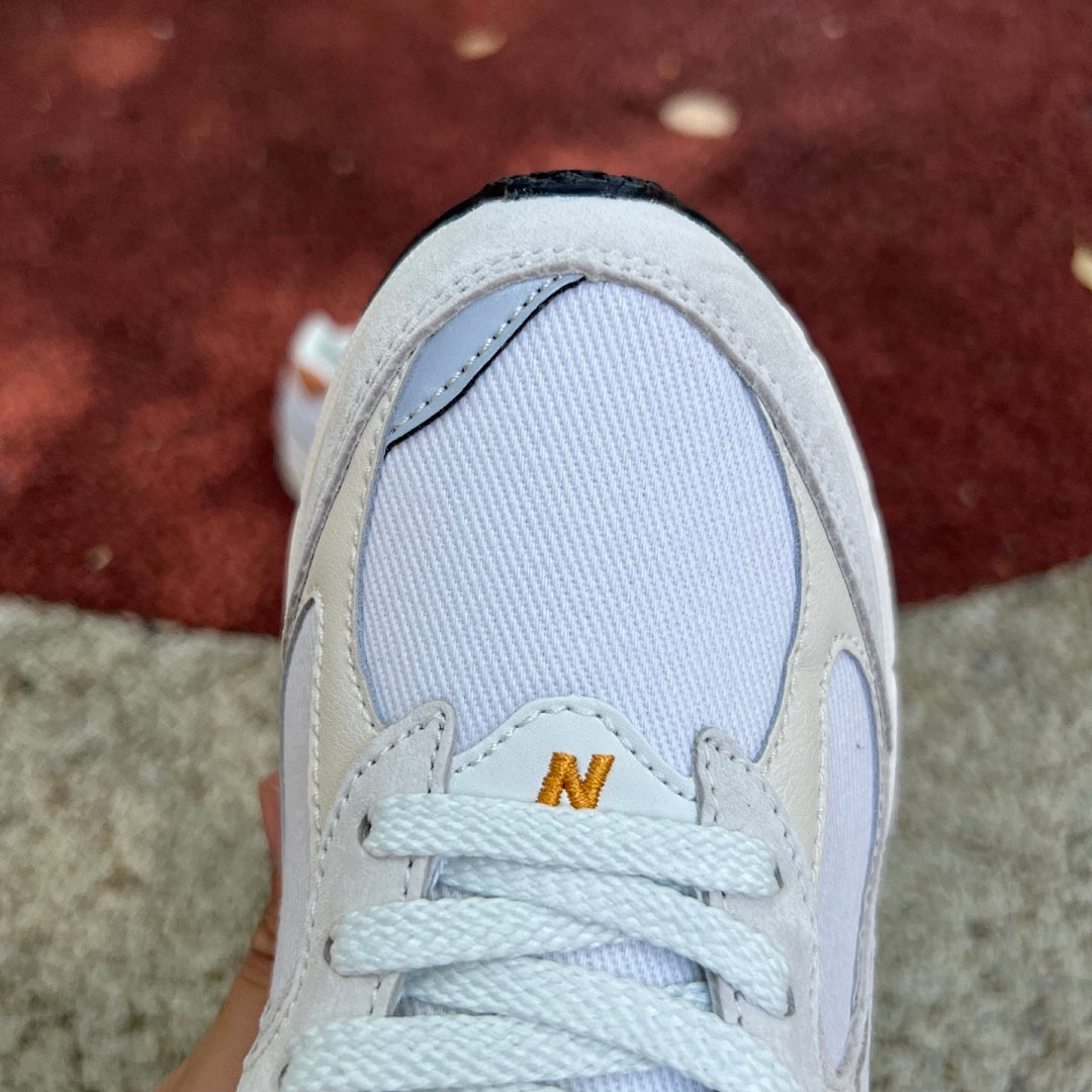 New Balance 2002R M2002RDD Light Grey