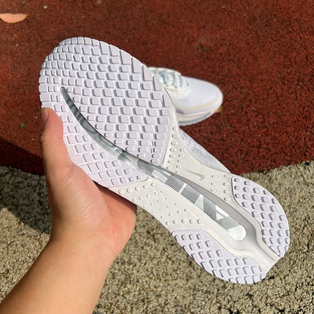 Nike Air Zoom Vomero 15 CU1855-101