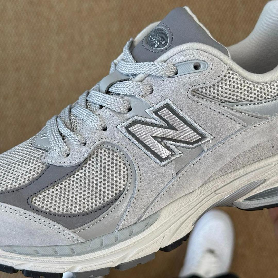 New Balance 2002R Gray M2002RCA
