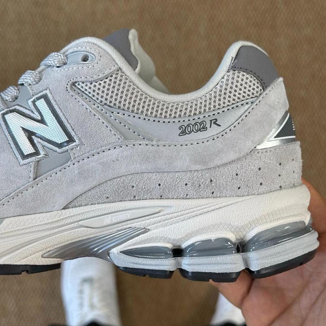 New Balance 2002R Gray M2002RCA