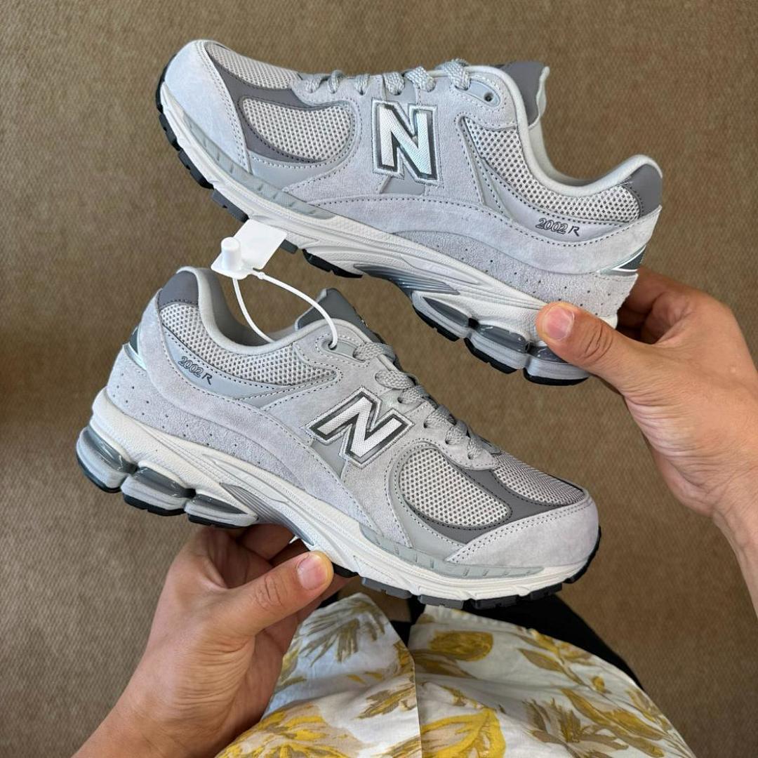 New Balance 2002R Gray M2002RCA