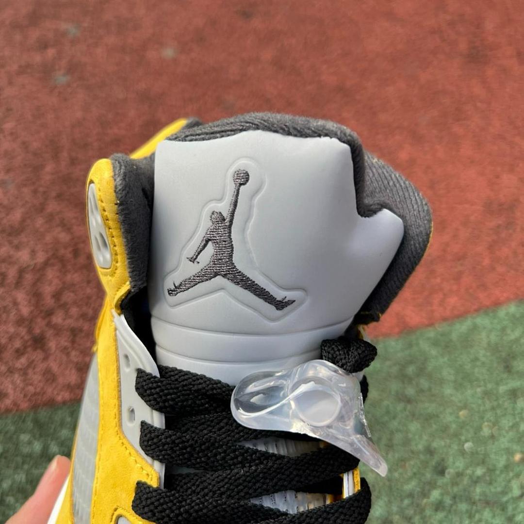 Air Jordan 5 Retro University Gold CT4838-700