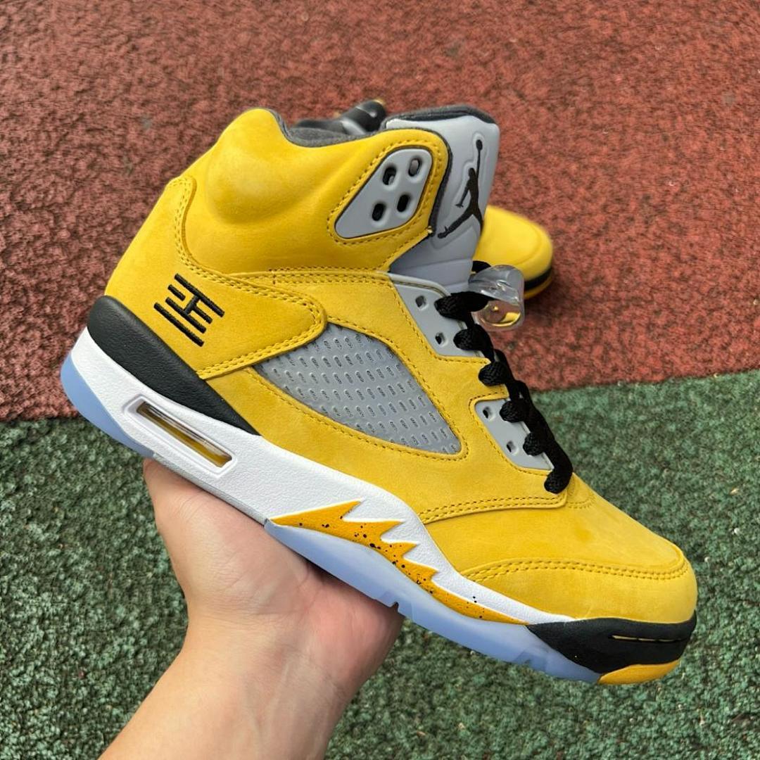 Air Jordan 5 Retro University Gold CT4838-700