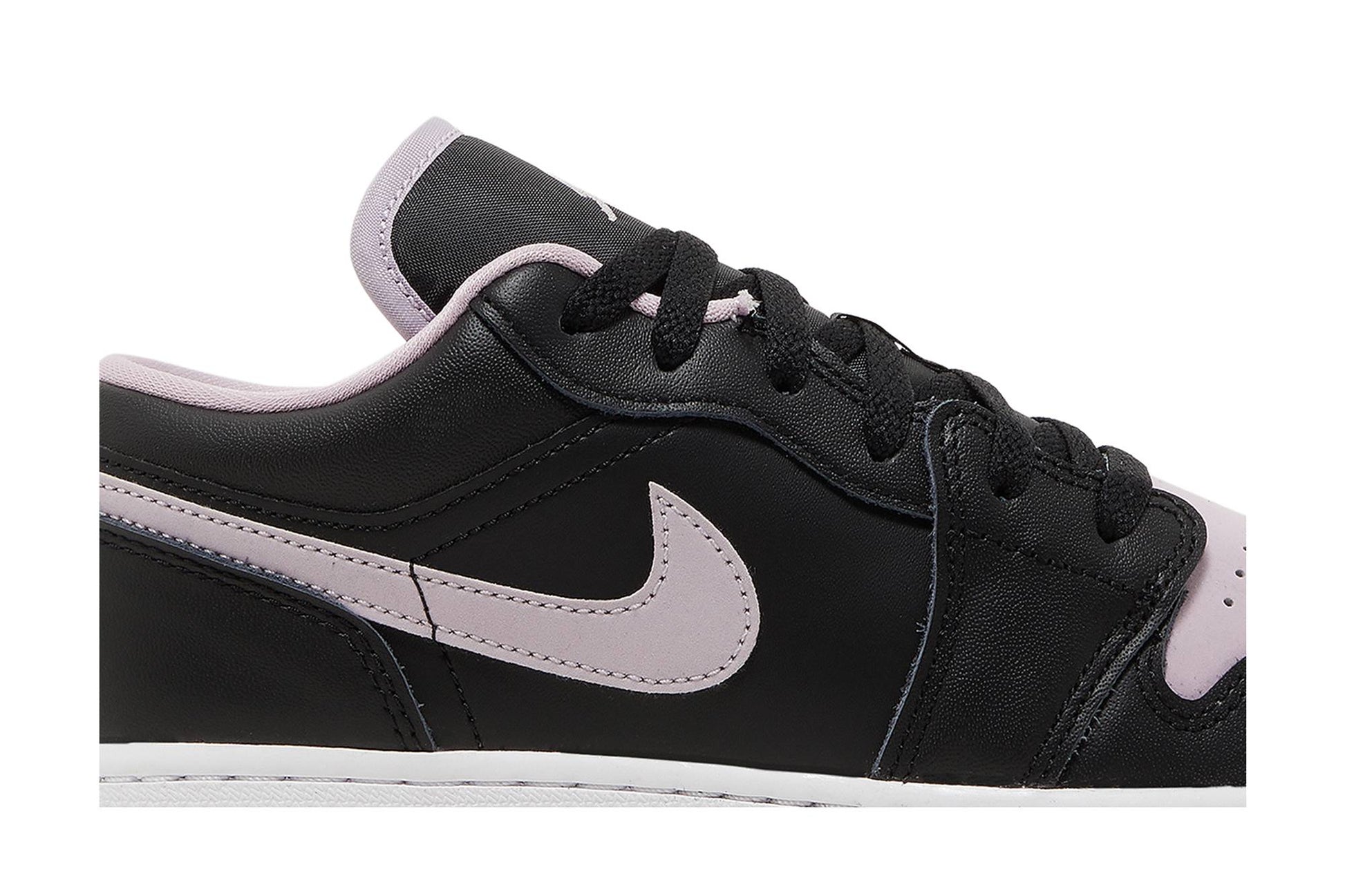 ( Grade School ) Air Jordan 1 Low SE 'Black Iced Lilac' DV1333-051
